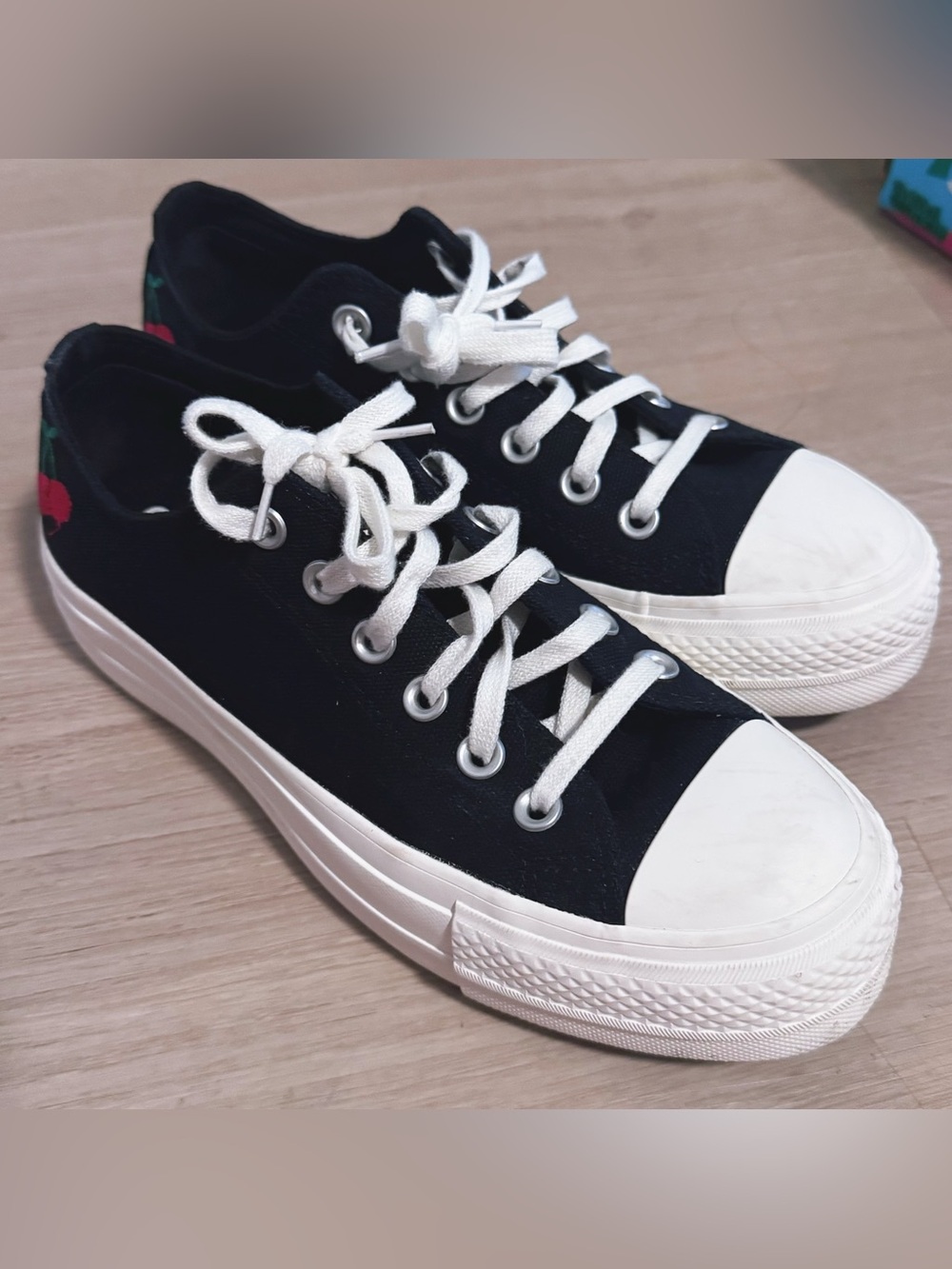 Converse Platform Black Cherry Embroidery Sneakers
